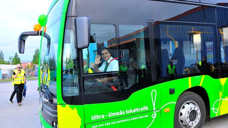 Första nya elbussen kör ut i trafik